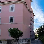 La Marie Apartment